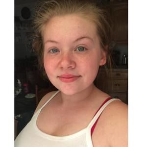 Meet your Posher, Larissa